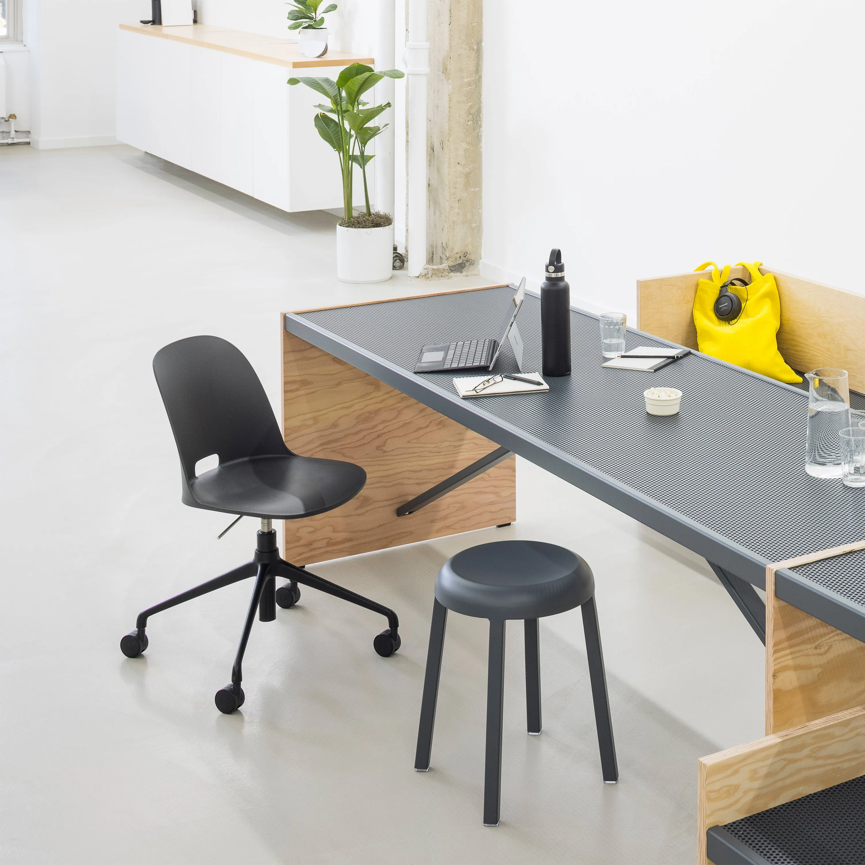 Alfi Work Swivel Chair with Castors