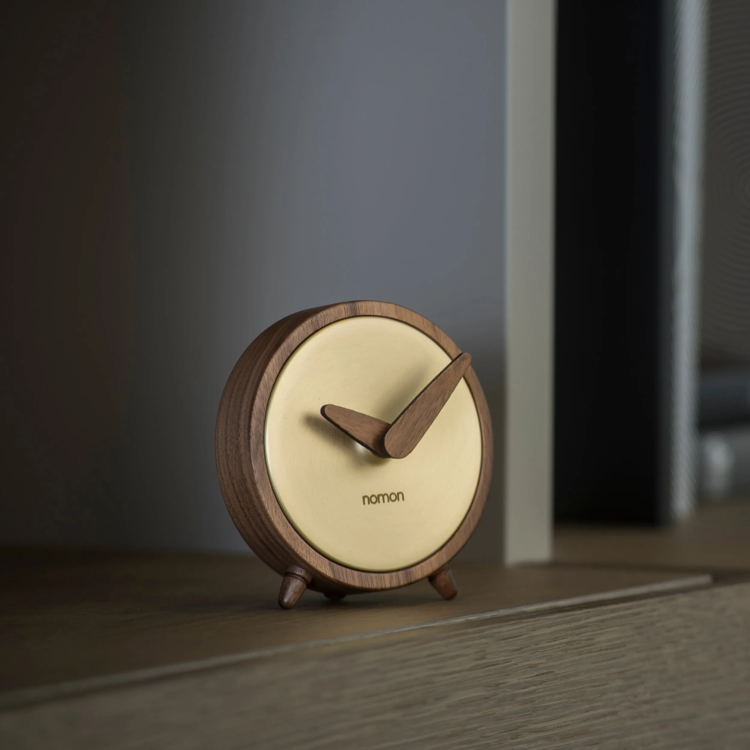 Atomo Table Clock
