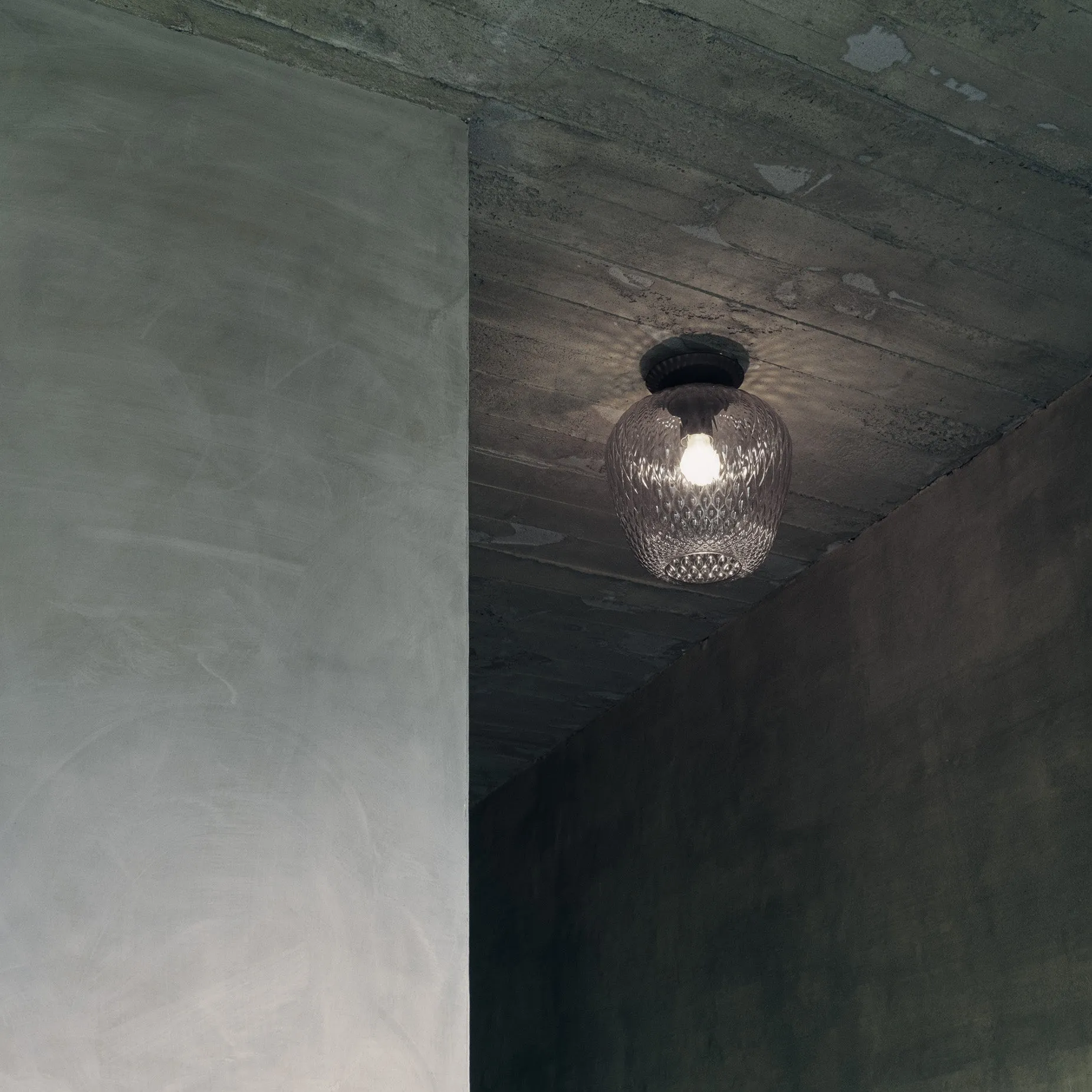 Blown SW5 Semi Flush Mount