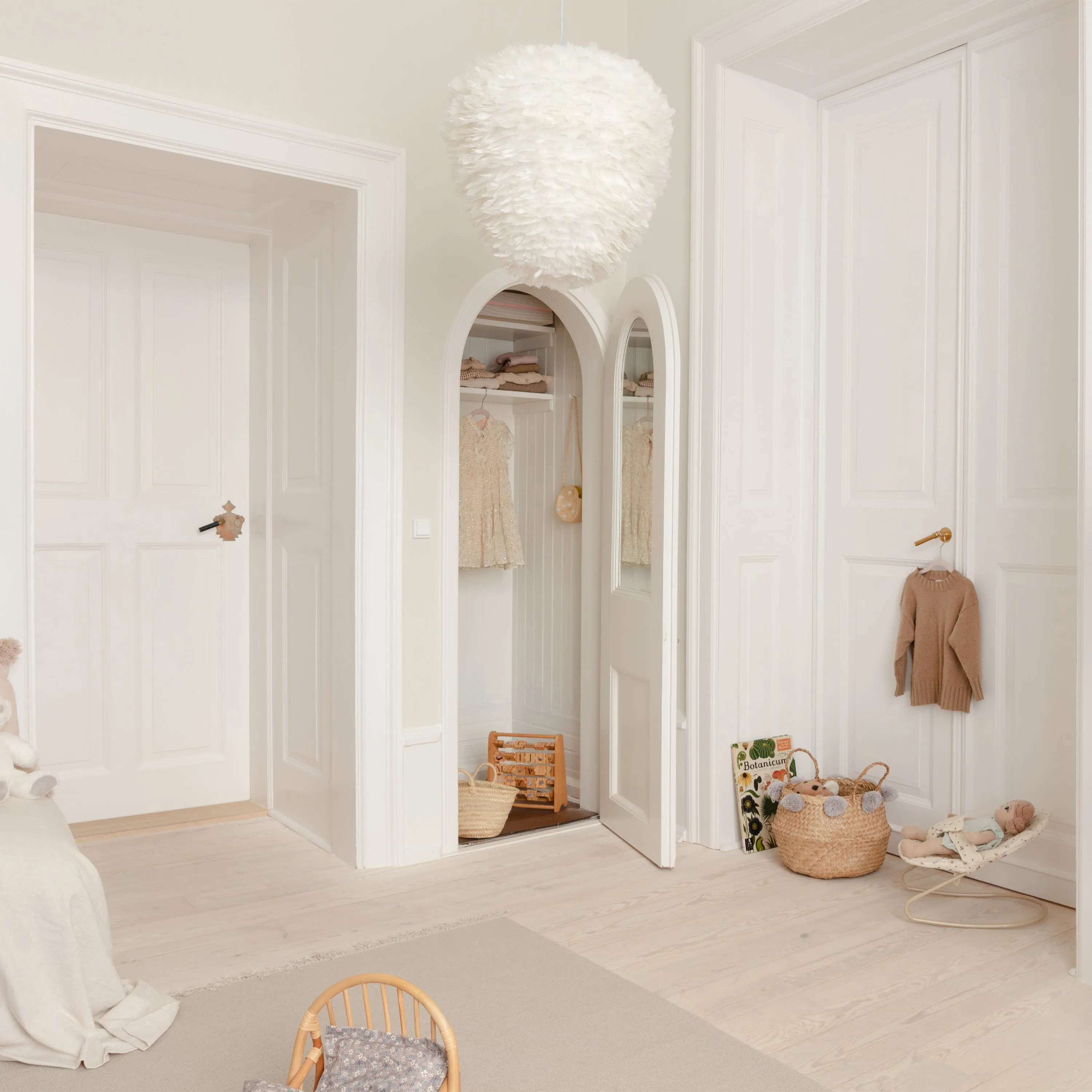 Eos Evia Pendant Light