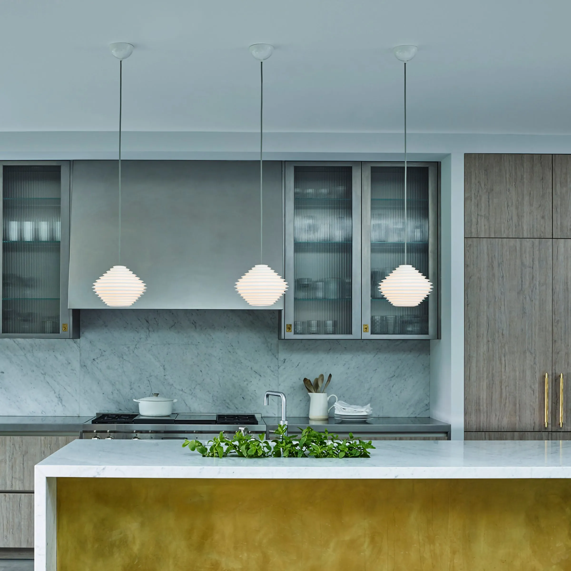 Fin Horizontal Pendant Light