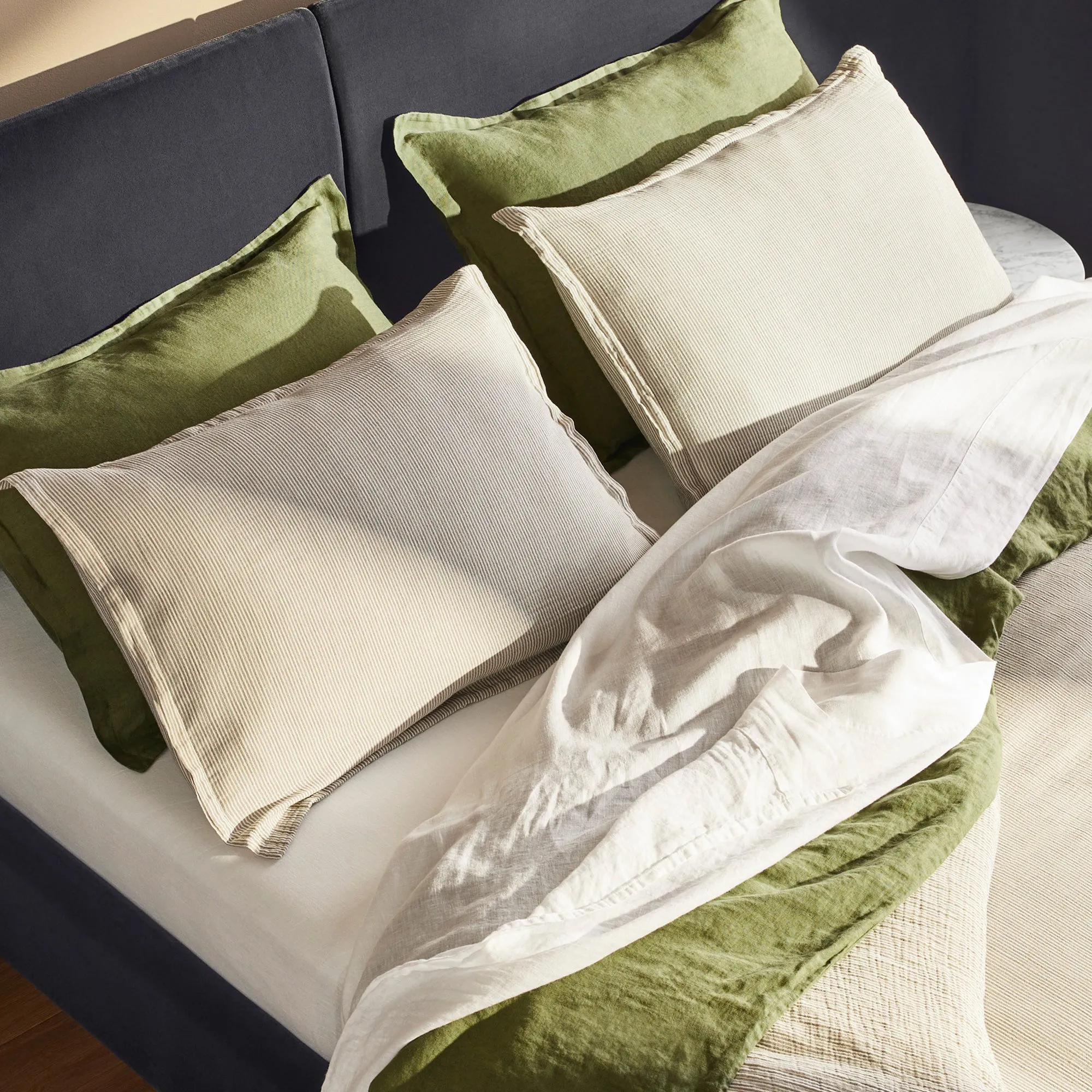 Hunker Bed