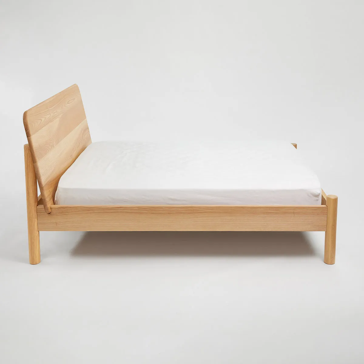 LAX Series Milk Bed