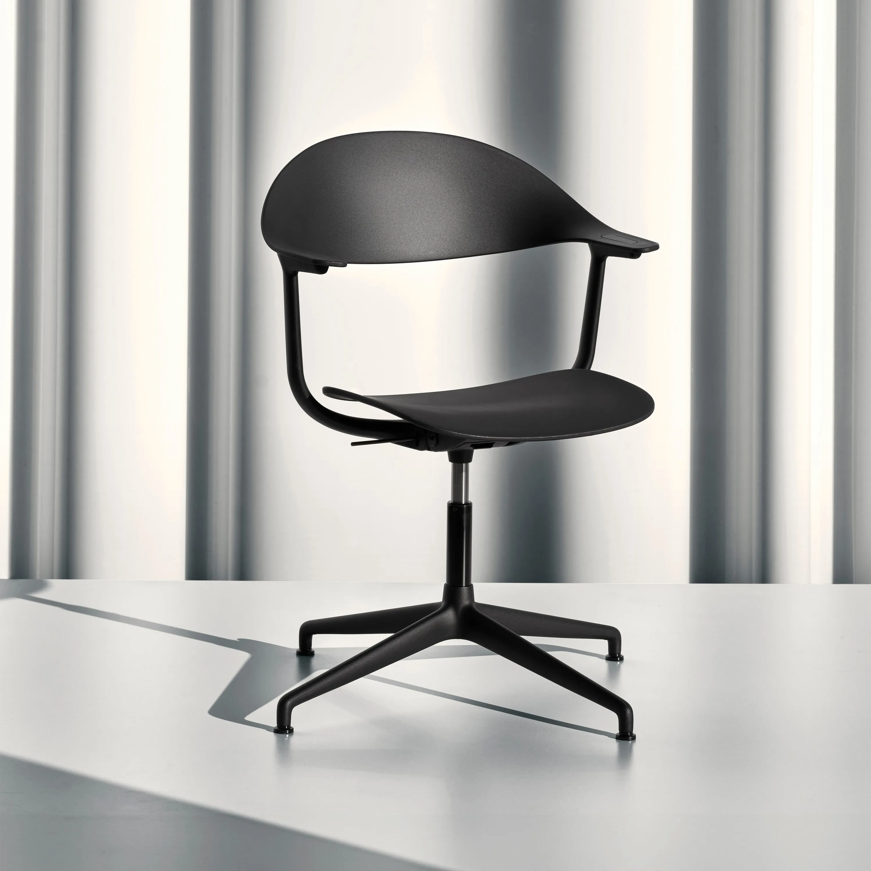 Mynt Plastic Task Chair with 4-Star Base