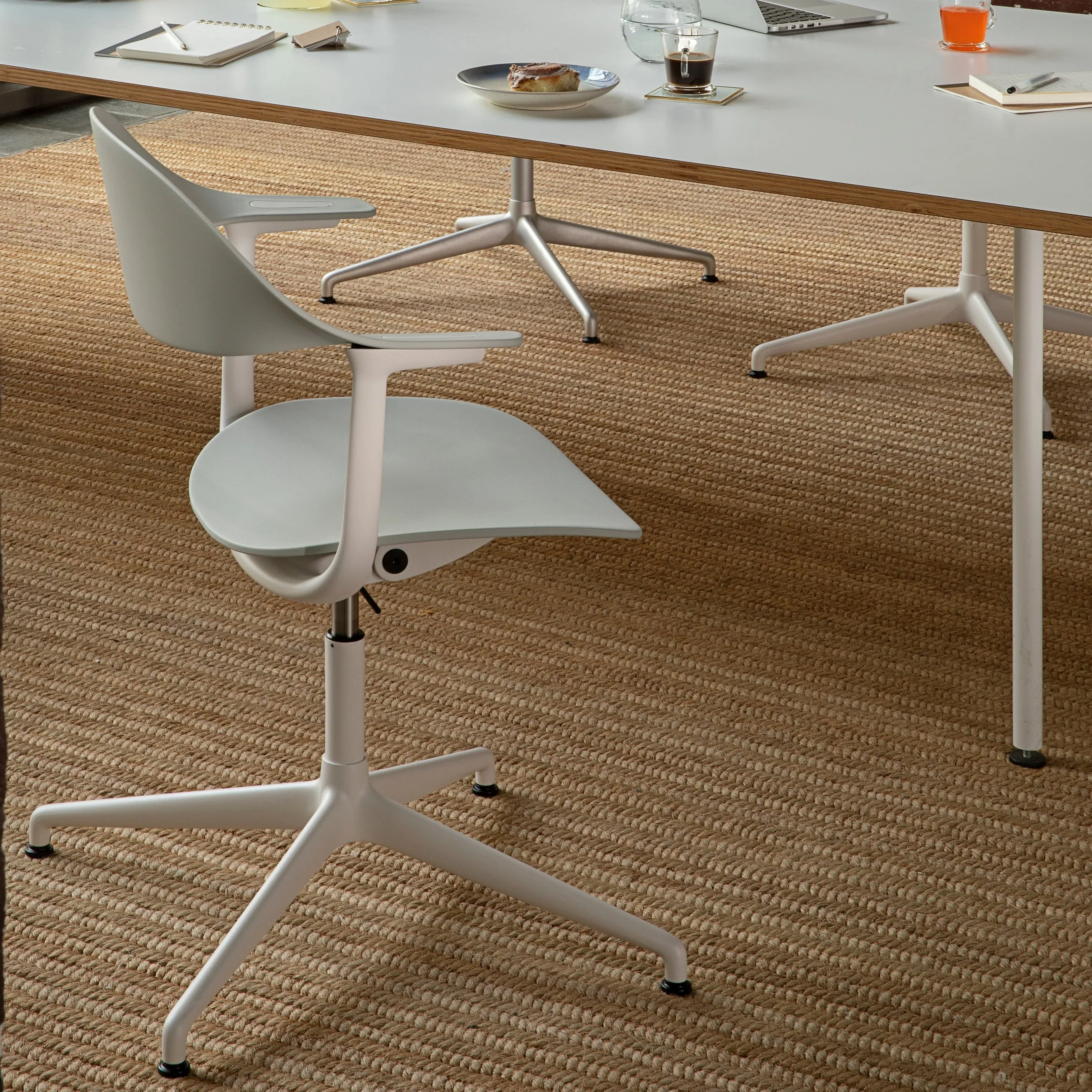 Mynt Plastic Task Chair with 4-Star Base