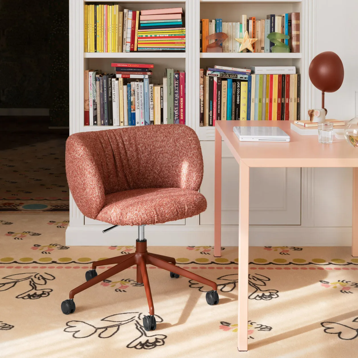 Mys DP TS Swivel Armchair