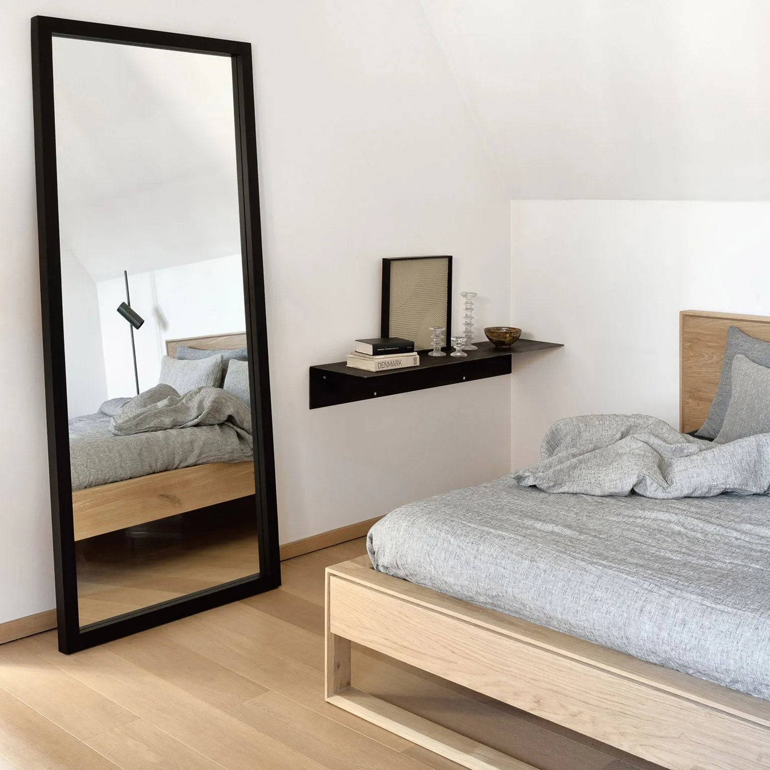 Nordic II Bed