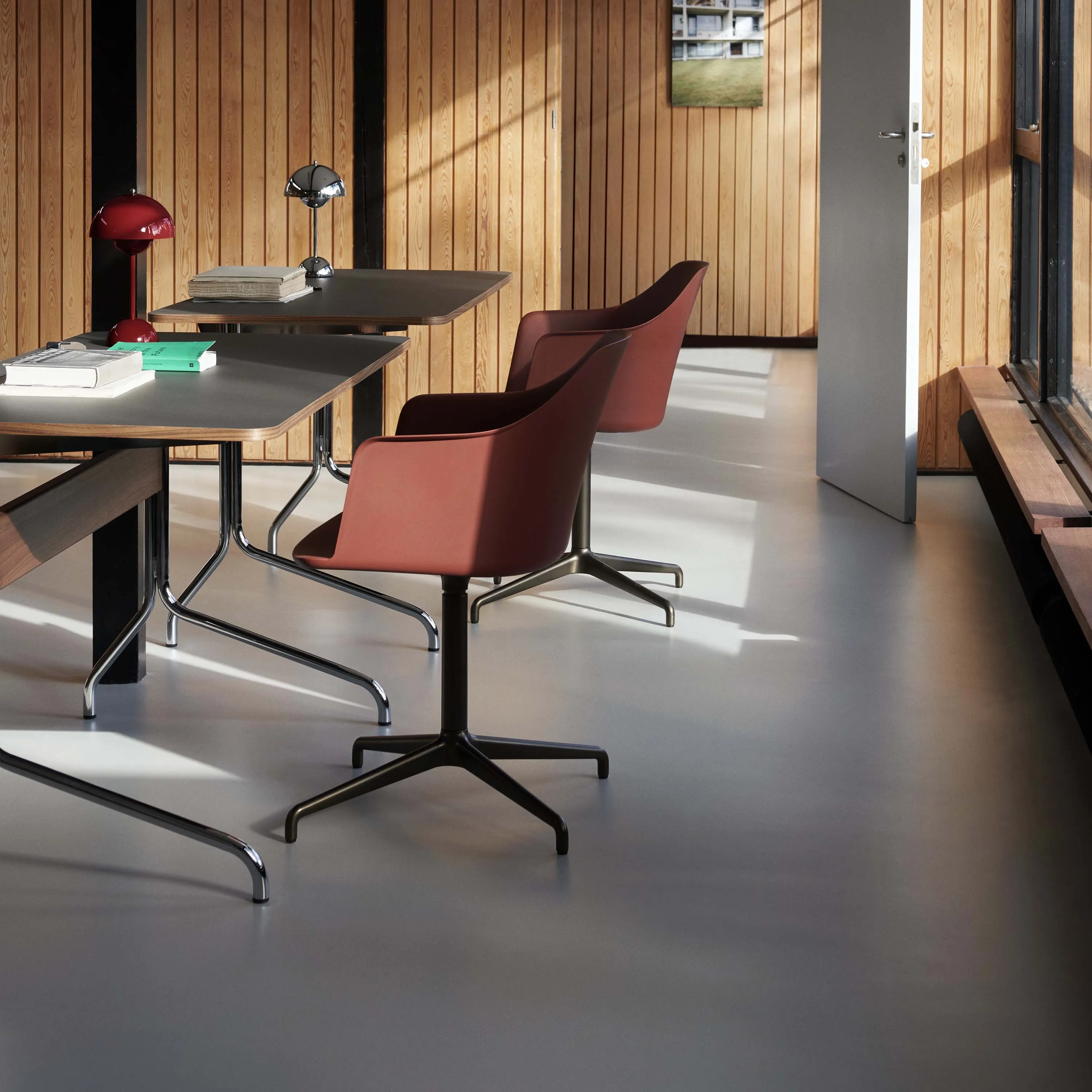 Pavilion AV16 Desk
