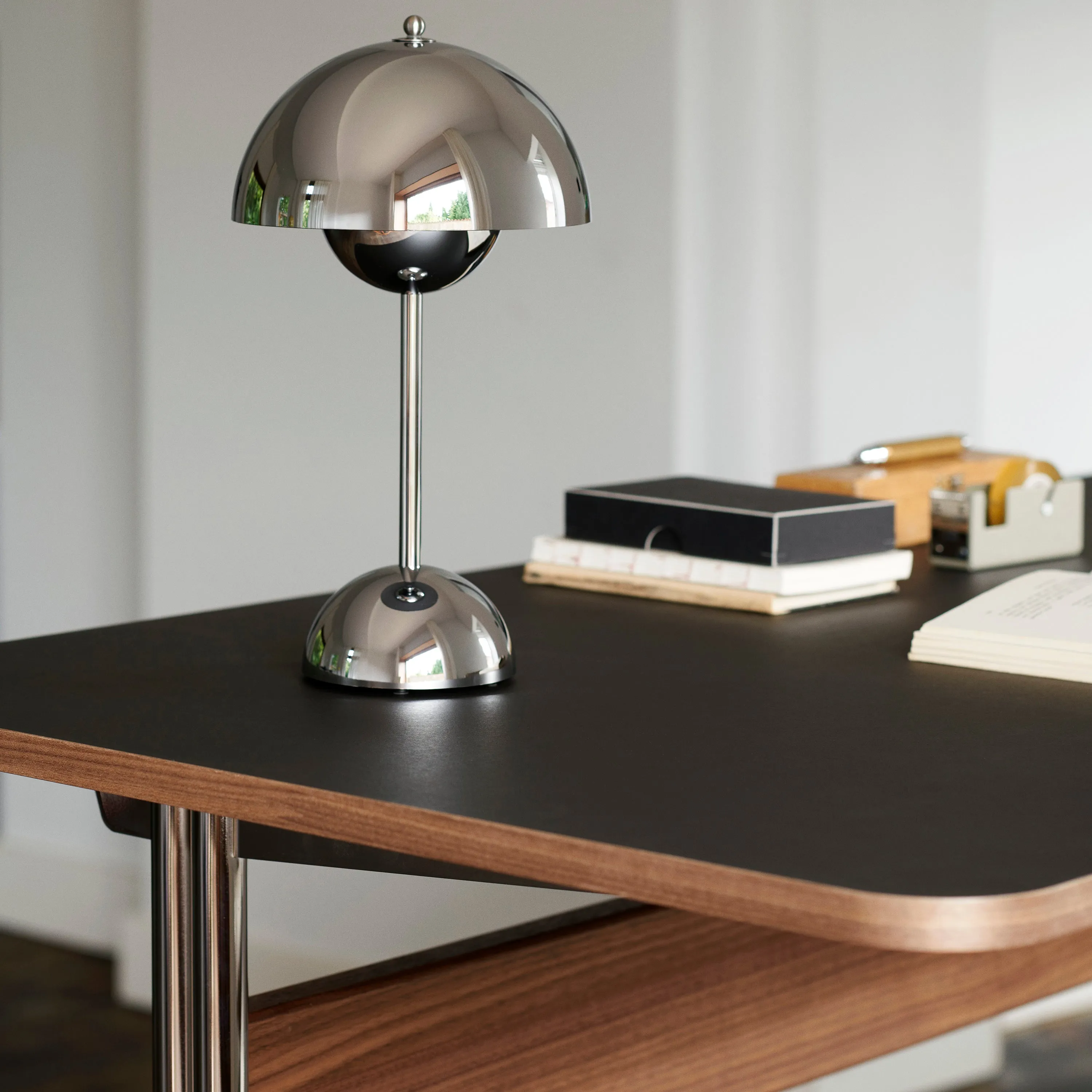 Pavilion AV16 Desk