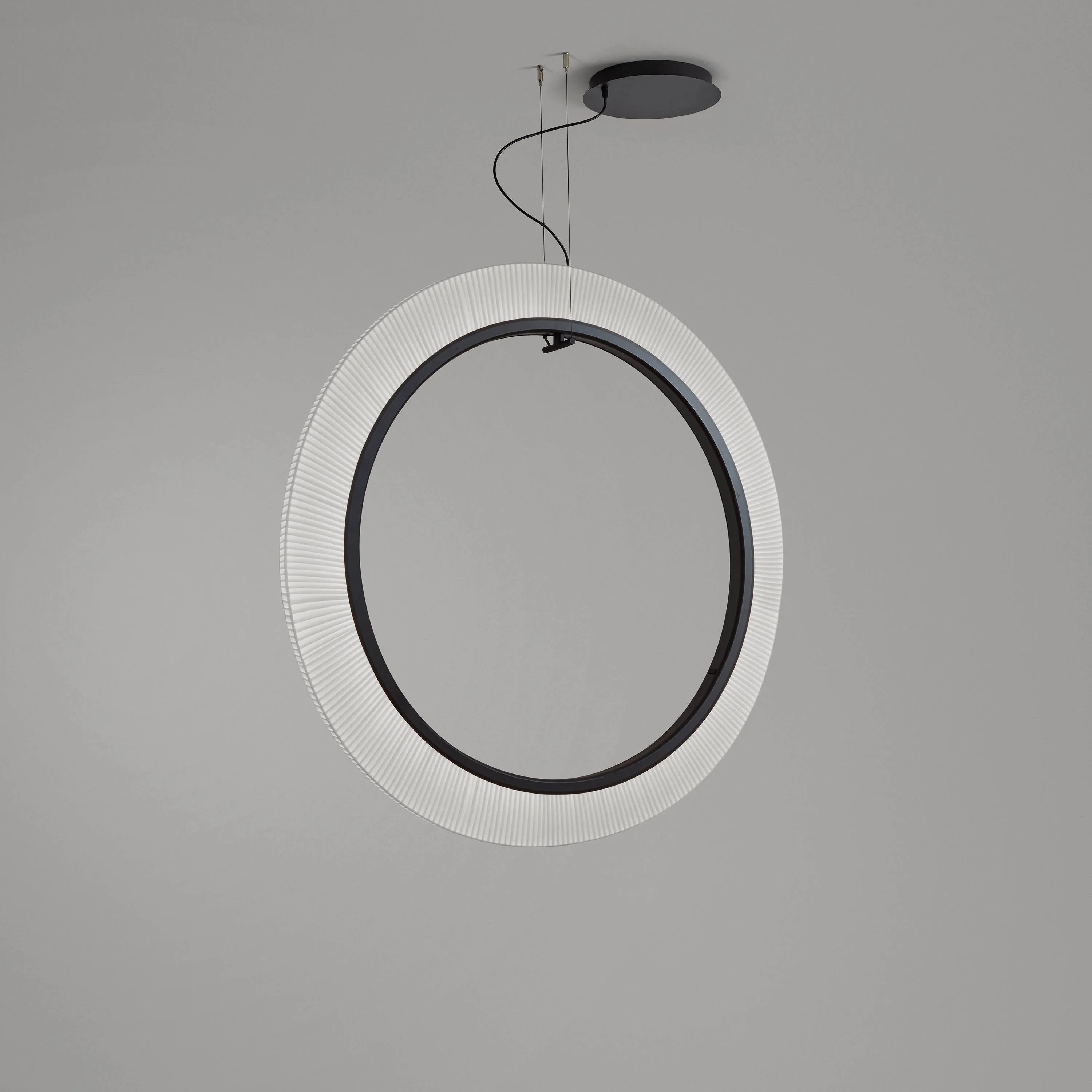 Roda Vertical LED Pendant Light