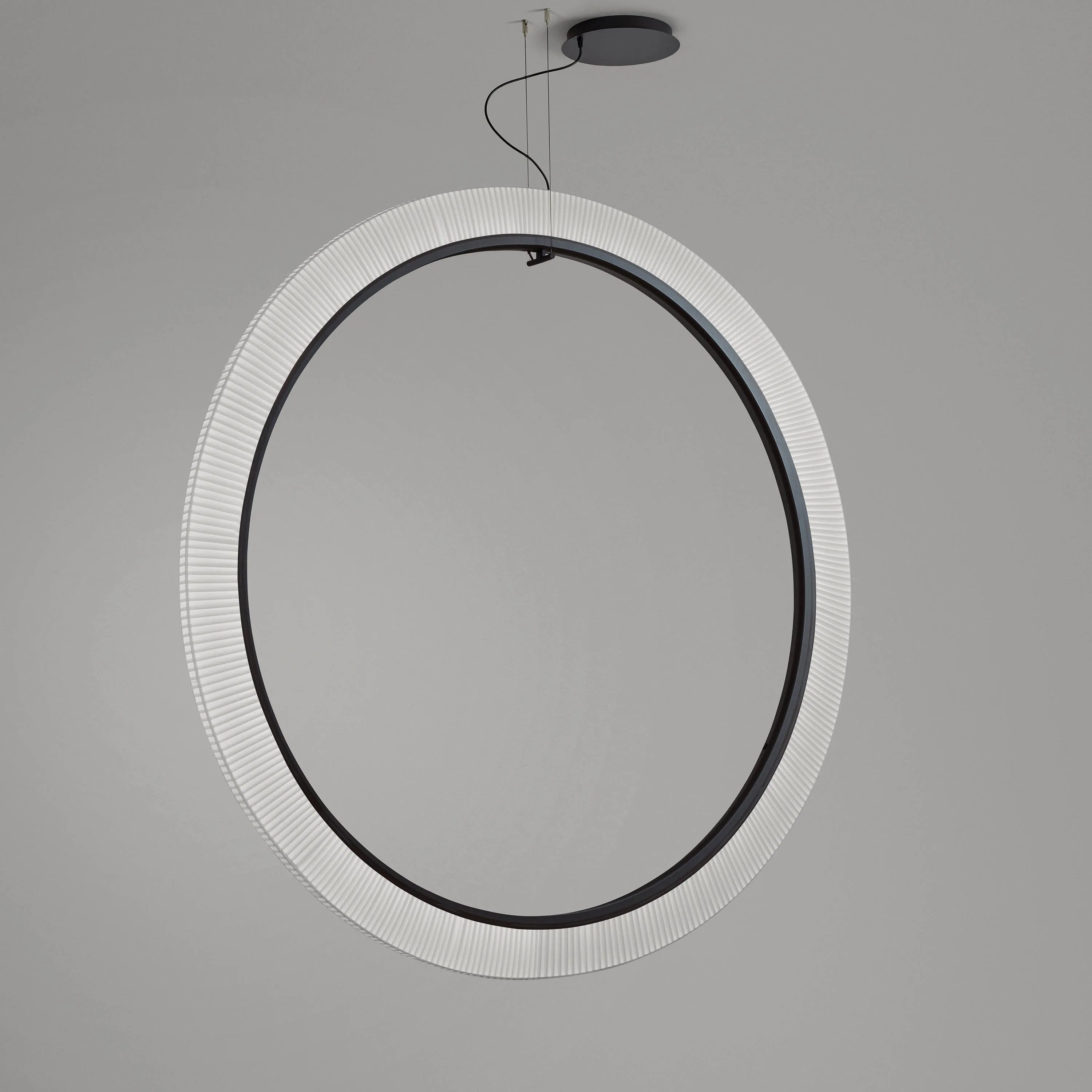 Roda Vertical LED Pendant Light