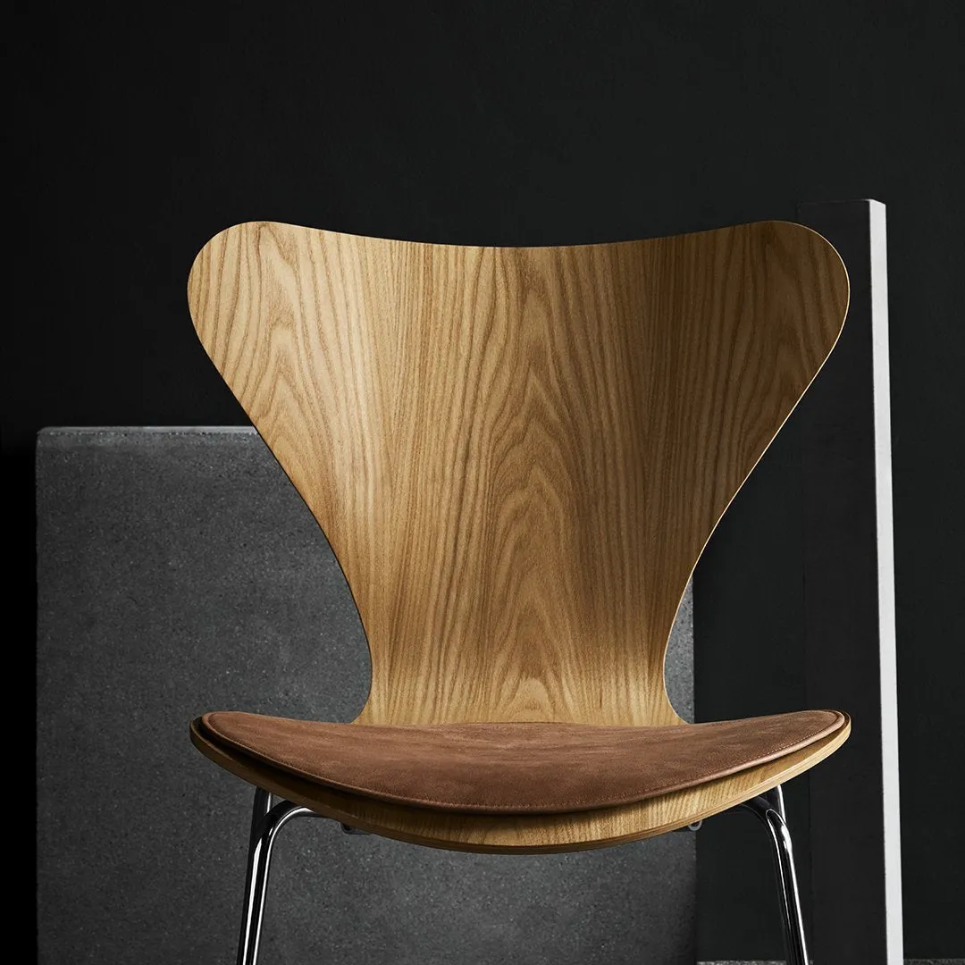 Series 7 Chair 3107 - Clear Lacquered