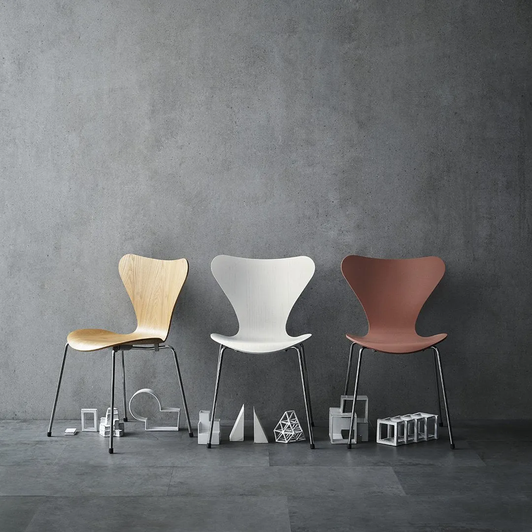 Series 7 Chair 3107 - Clear Lacquered