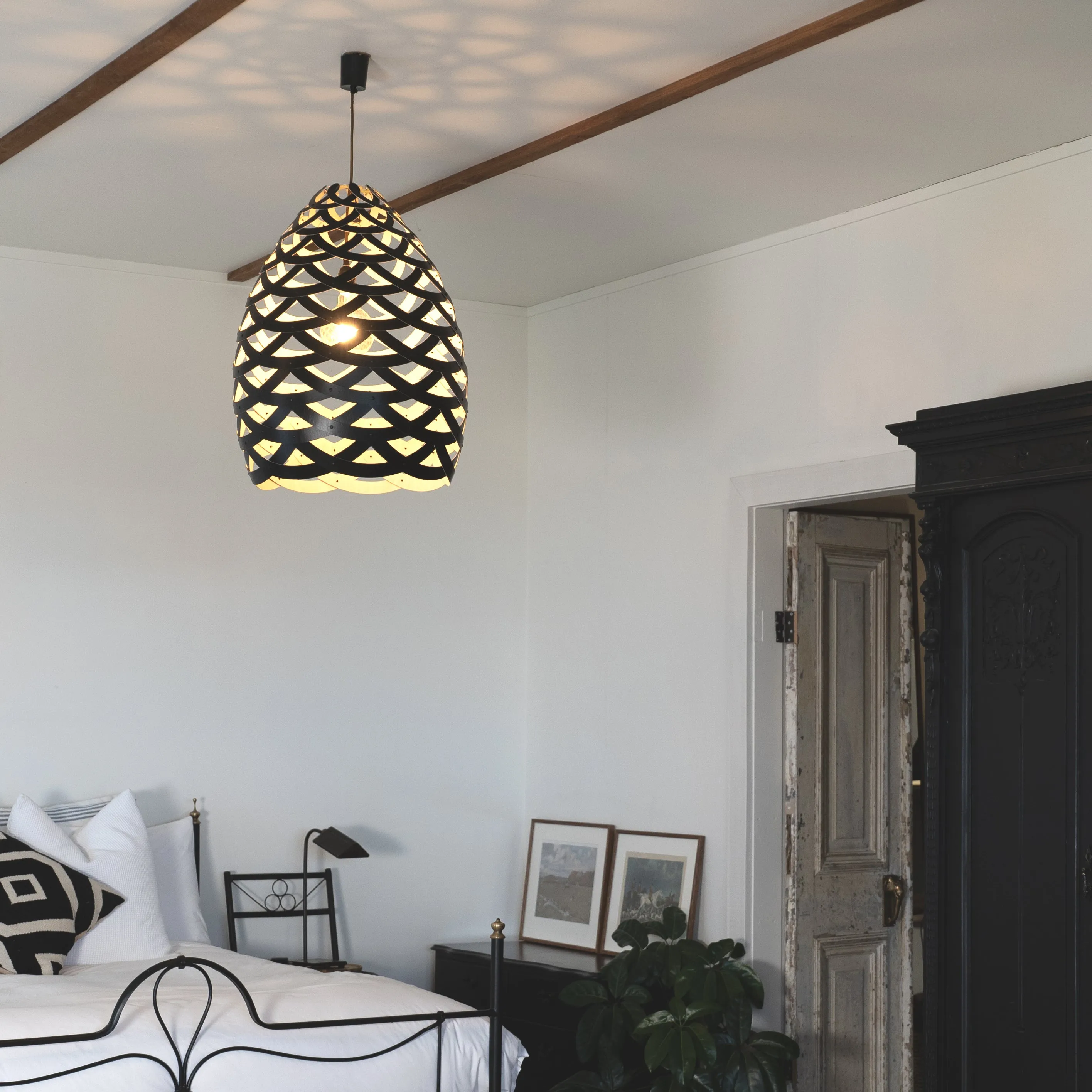TUI Pendant Light