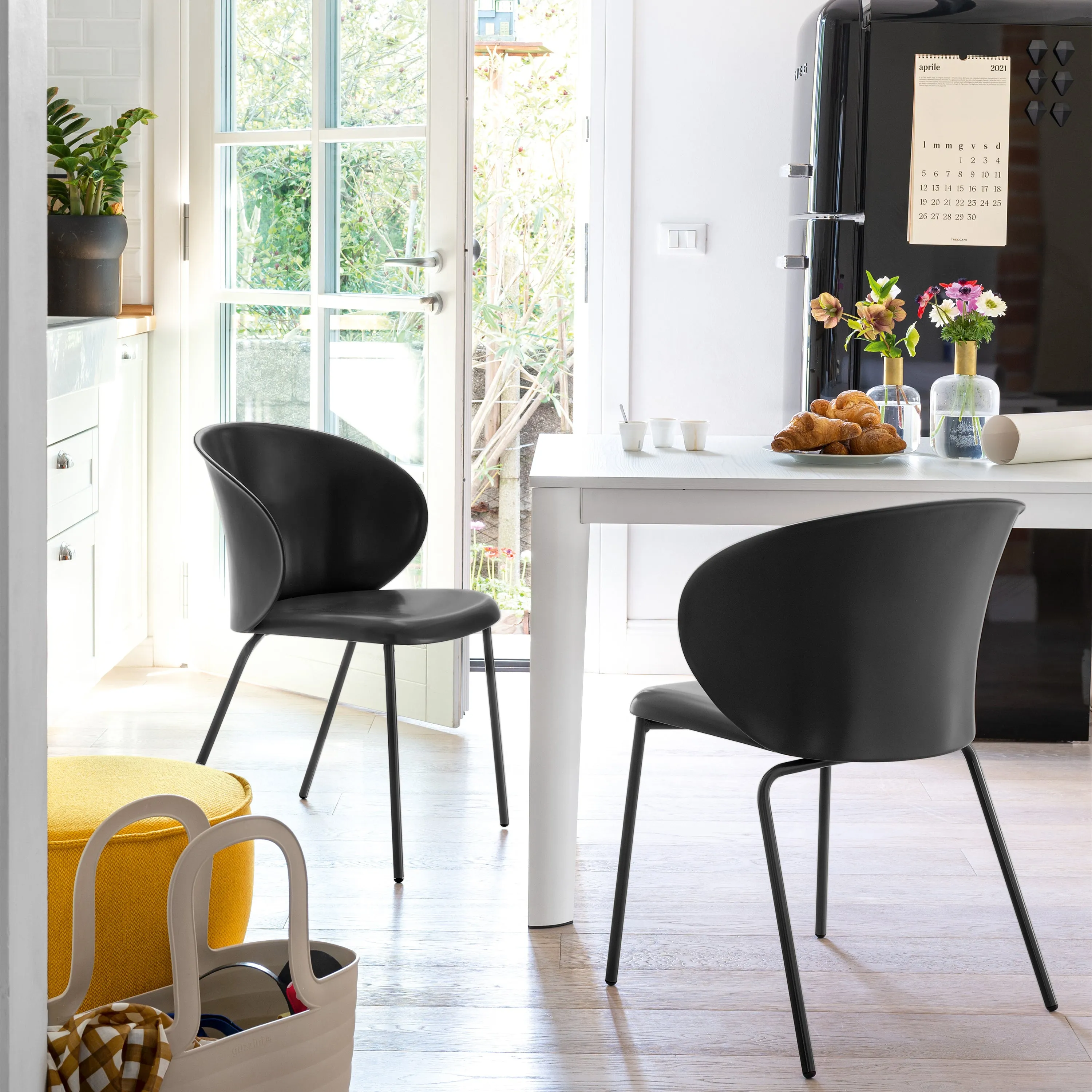 Tuka Chair with Tubular Base