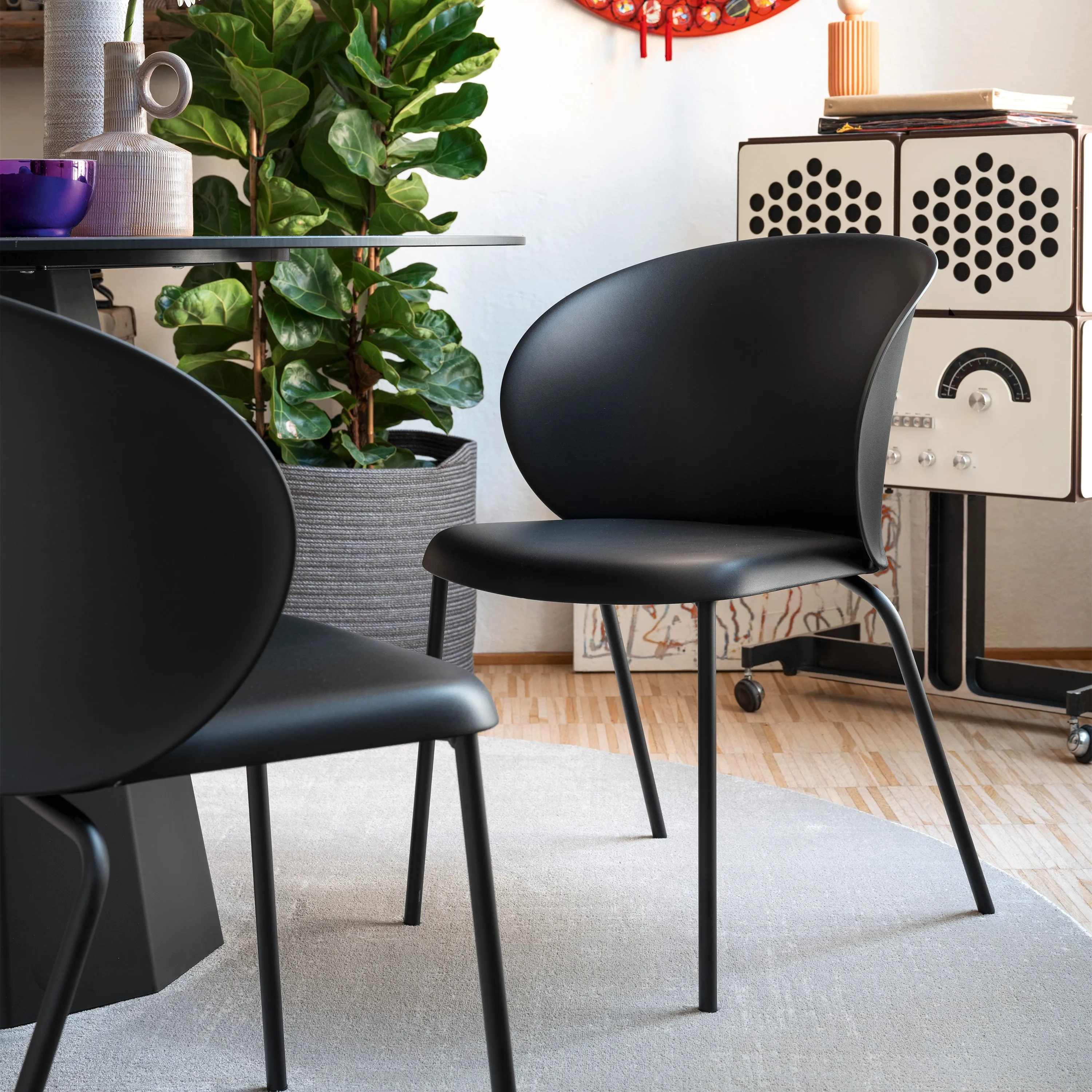 Tuka Chair with Tubular Base